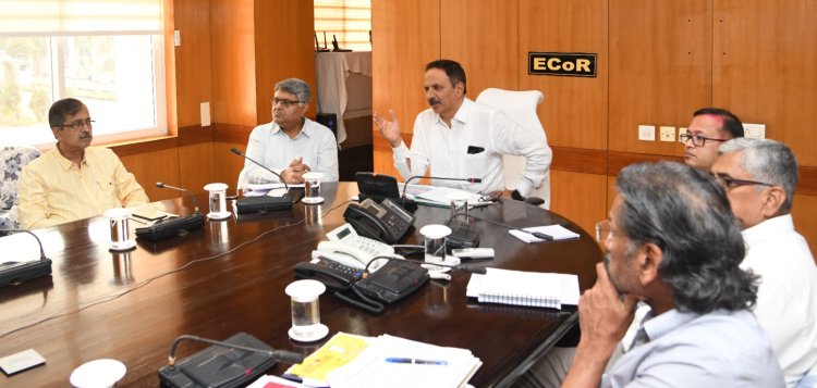 ECoR GENERAL MANAGER REVIEWED THE PROGRESS OF STATION REDEVELOPMENT : Ommtv